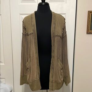 NWOT POL BEADED OLIVE GREEN LONG SLEEVE OPEN CARDIGAN WITH POCKETS. SIZE SMALL.